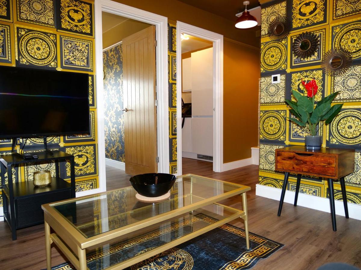 Ultra Deluxe Versace Apartment Near Sheffield Full Sky Tv Rotherham Exterior photo